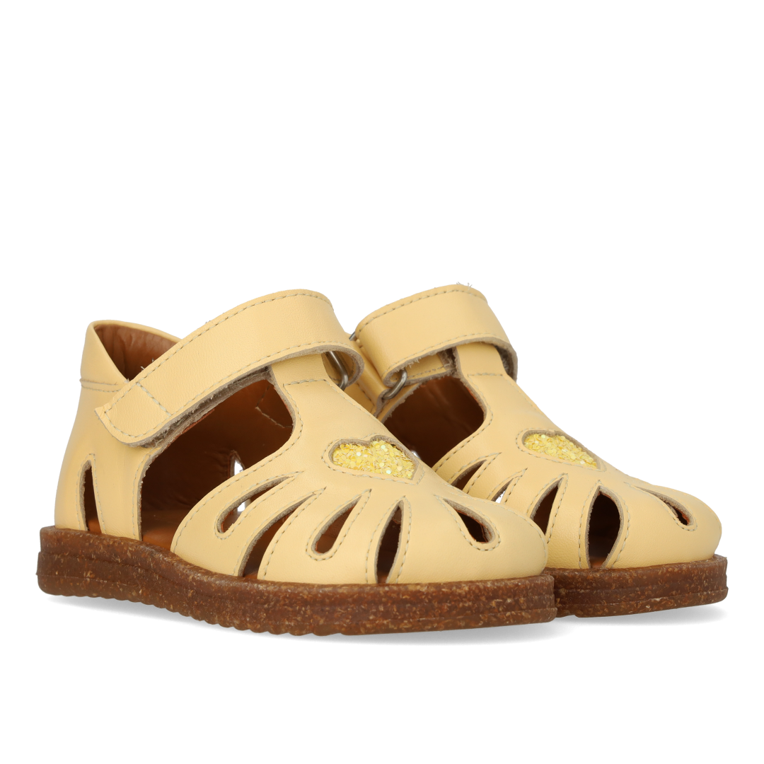 Toddler sandal with sparkling glitter heart