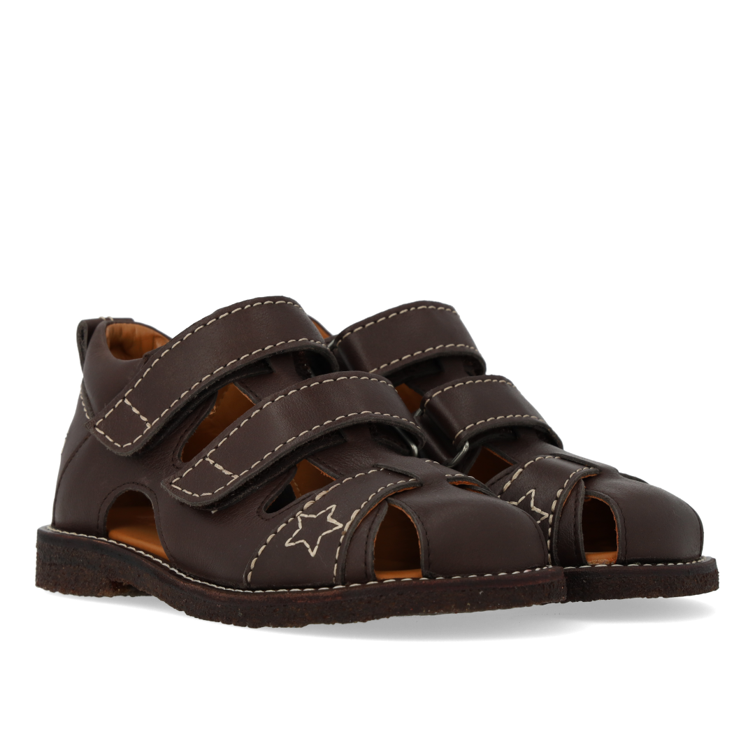 Leather sandal with star embroidery