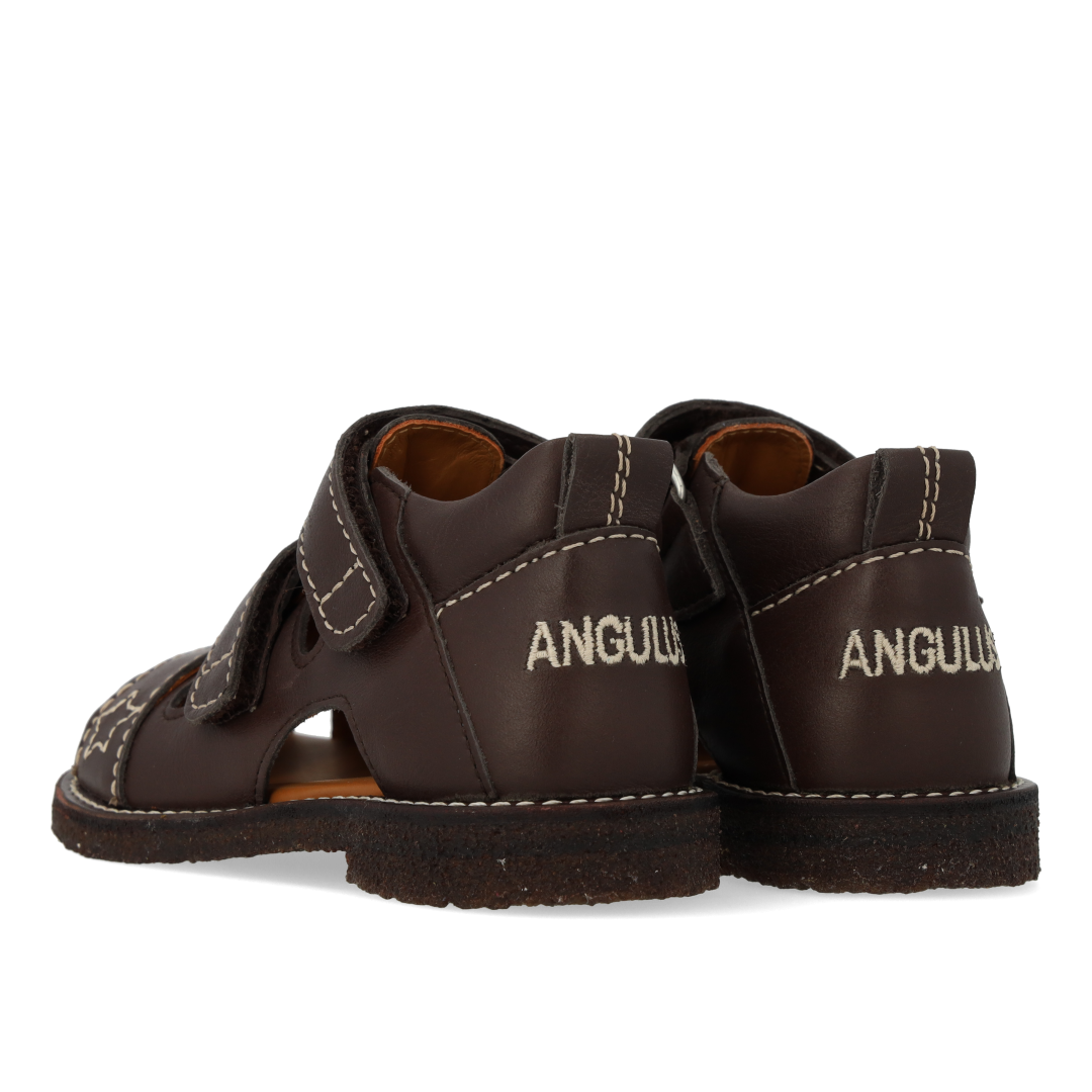 Leather sandal with star embroidery