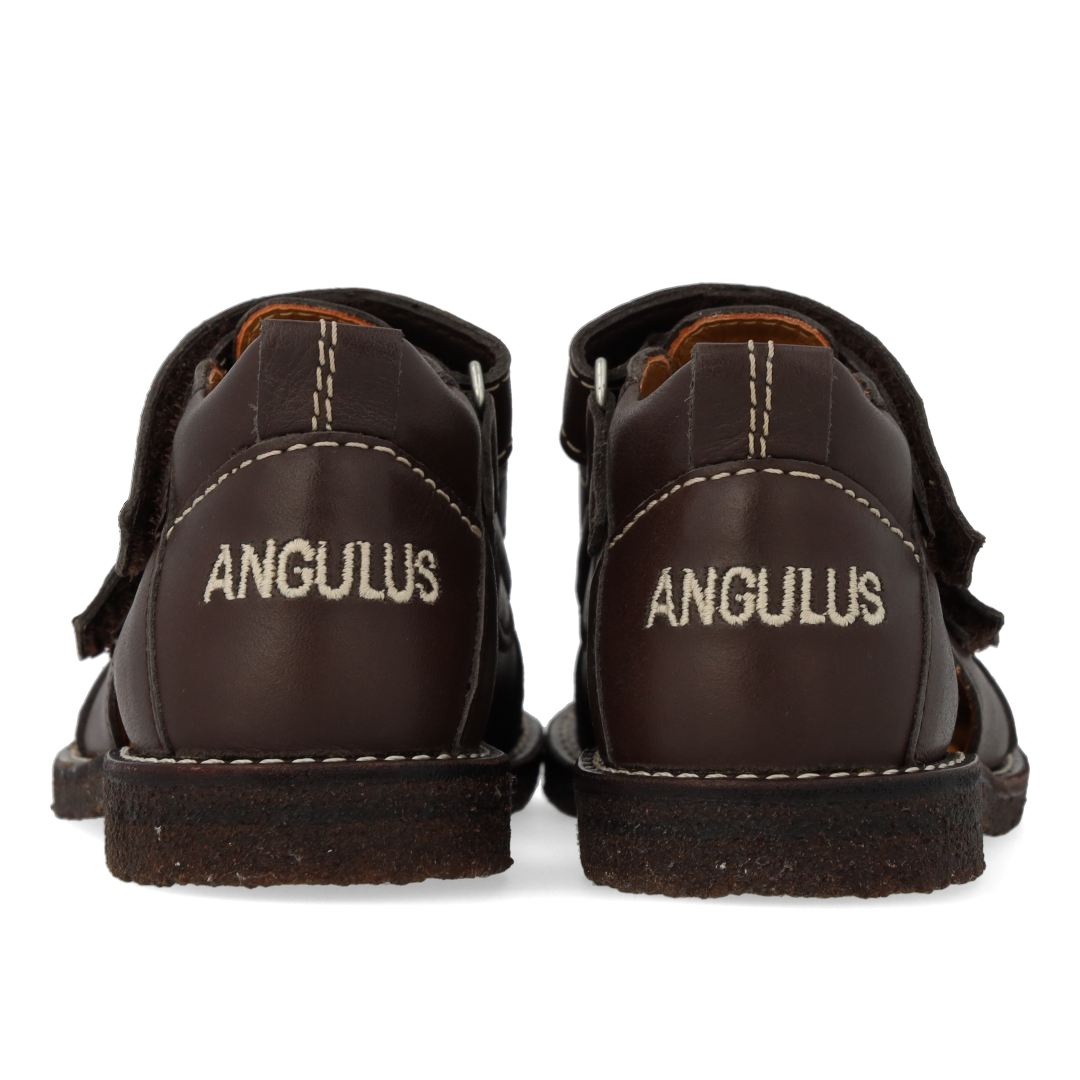 Leather sandal with star embroidery