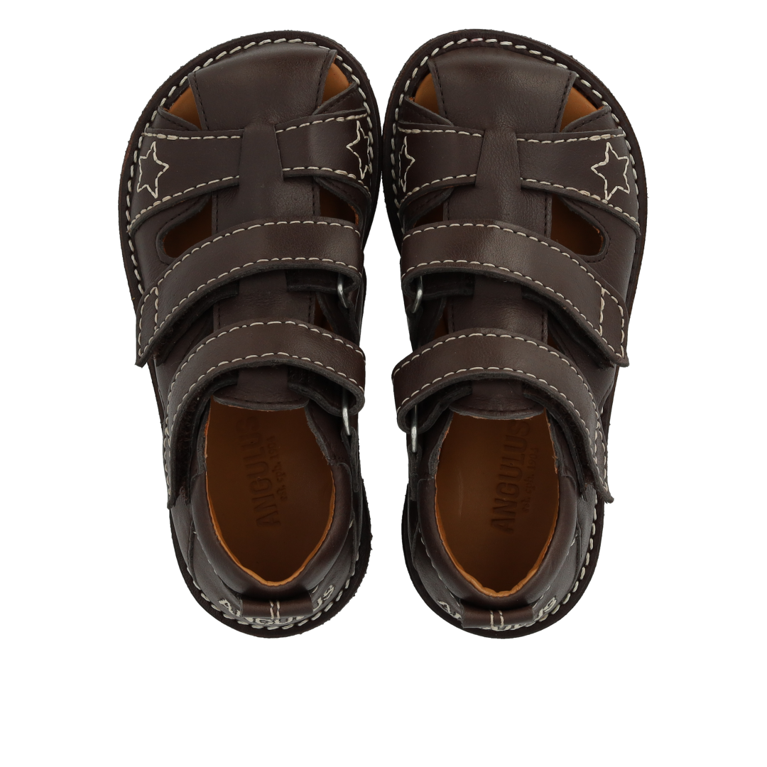 Leather sandal with star embroidery