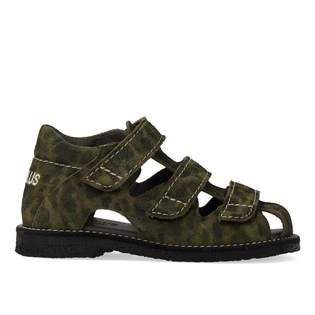 Sandal with stitching details and triple velcro
