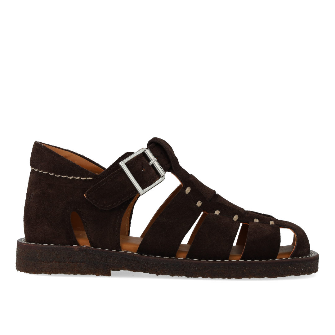 Fisherman sandal with closed toe and stitching detail