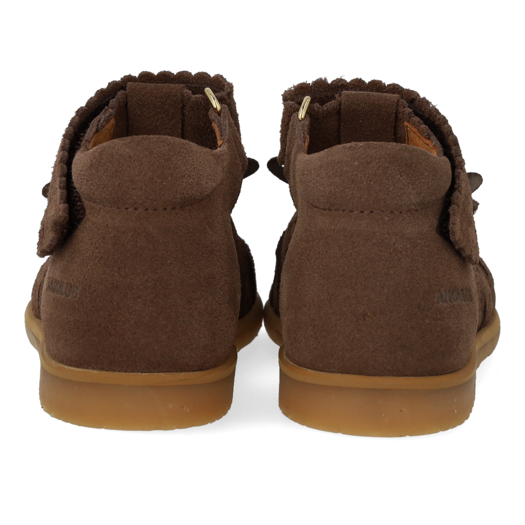 Sandal with butterfly and double velcro