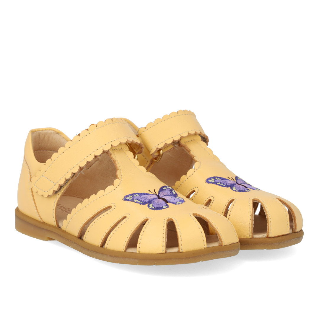 Sandal with closed toe and butterfly