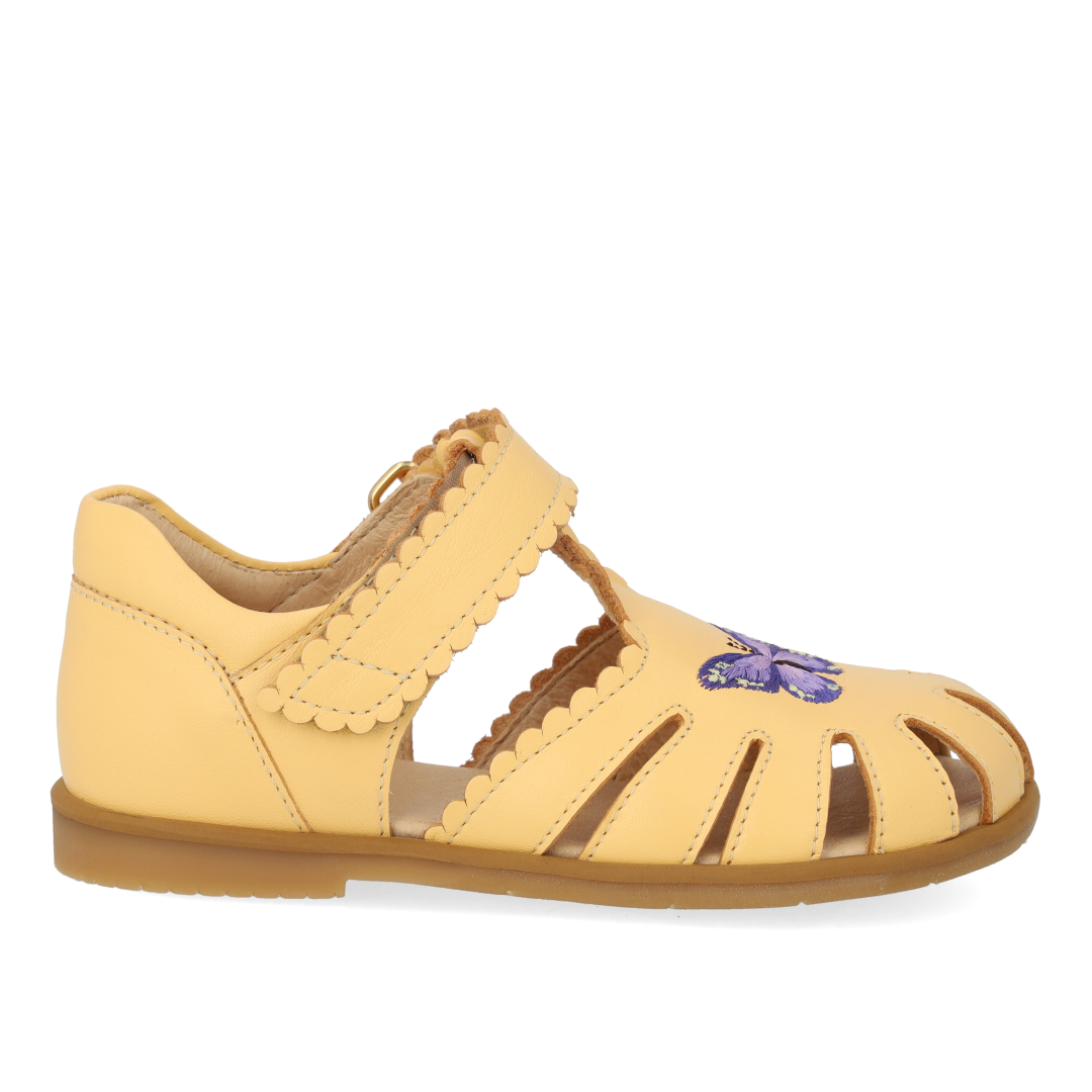 Sandal with closed toe and butterfly