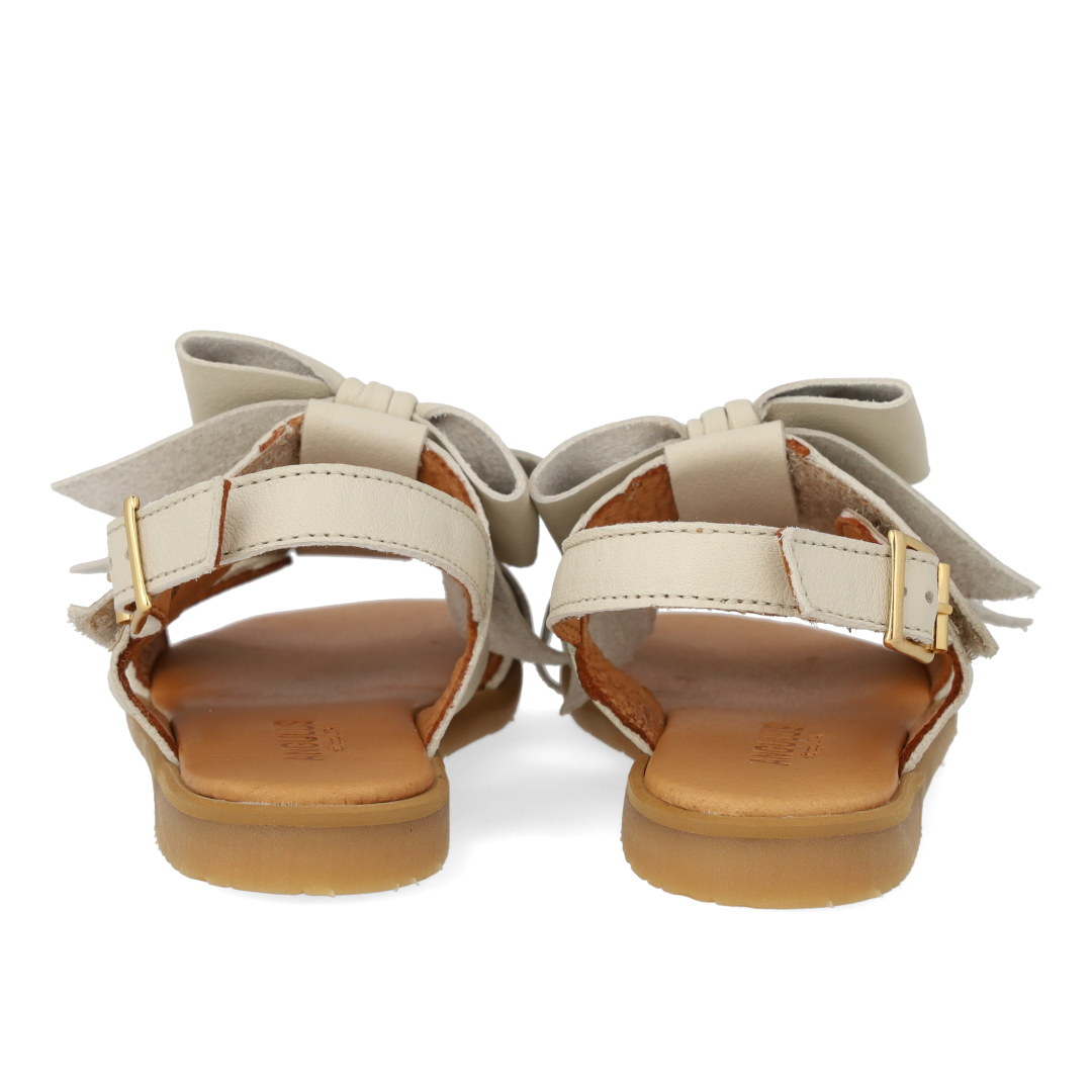 Sandal with open toe and double velcro