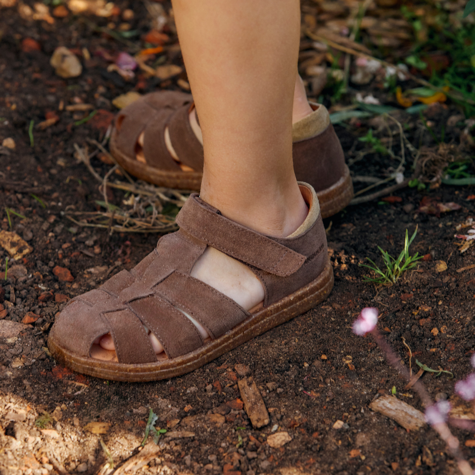 Sandal with adjustable velcro closure
