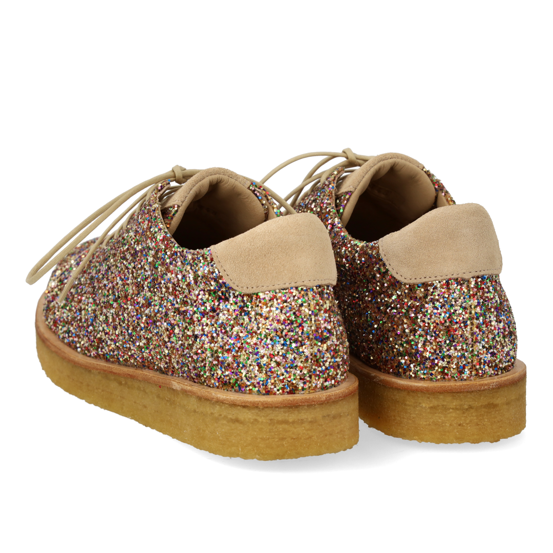 Sneaker with glitter on platform sole