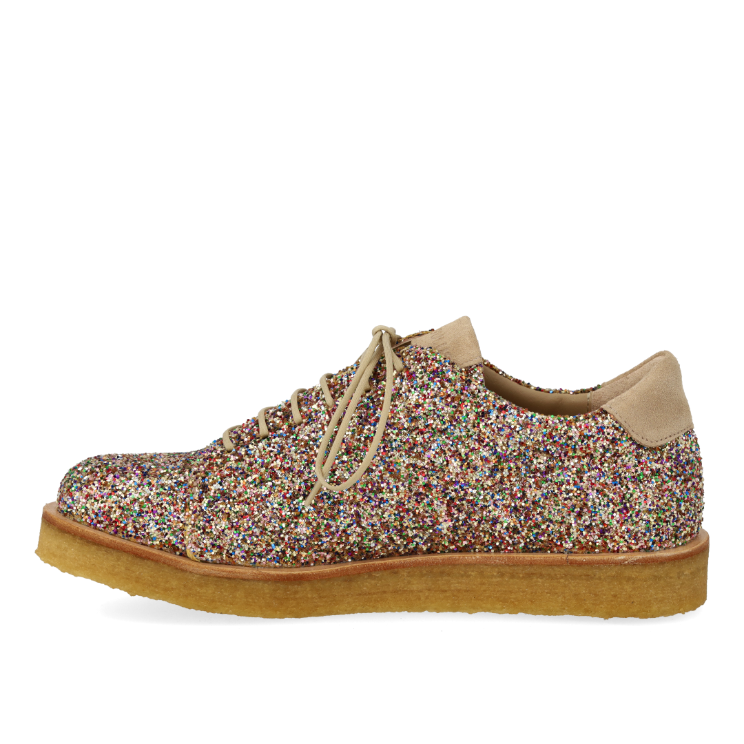 Sneaker with glitter on platform sole