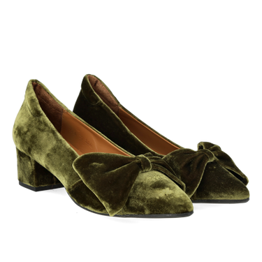 Bow pump in soft velvet