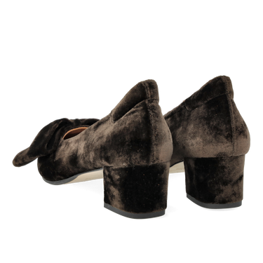 Bow pump in soft velvet