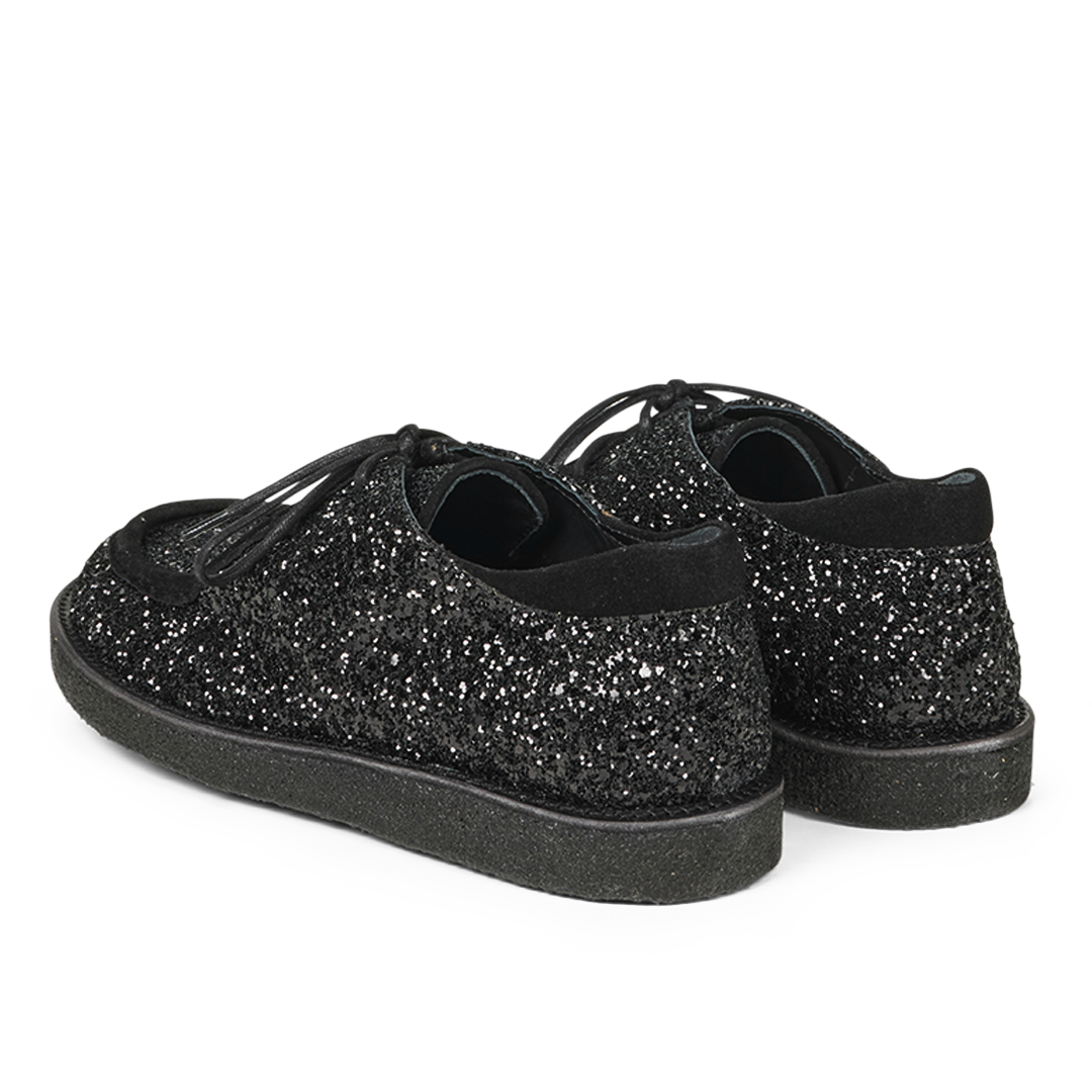 Lace-up shoes