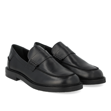 Classic Penny loafer with a spacious fit