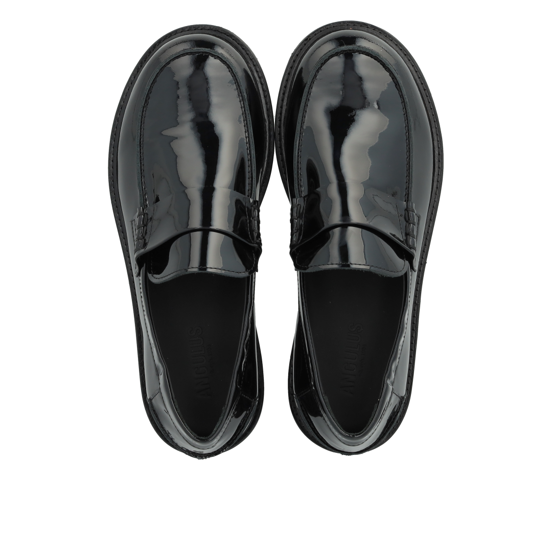 Classic penny loafer with wide fit
