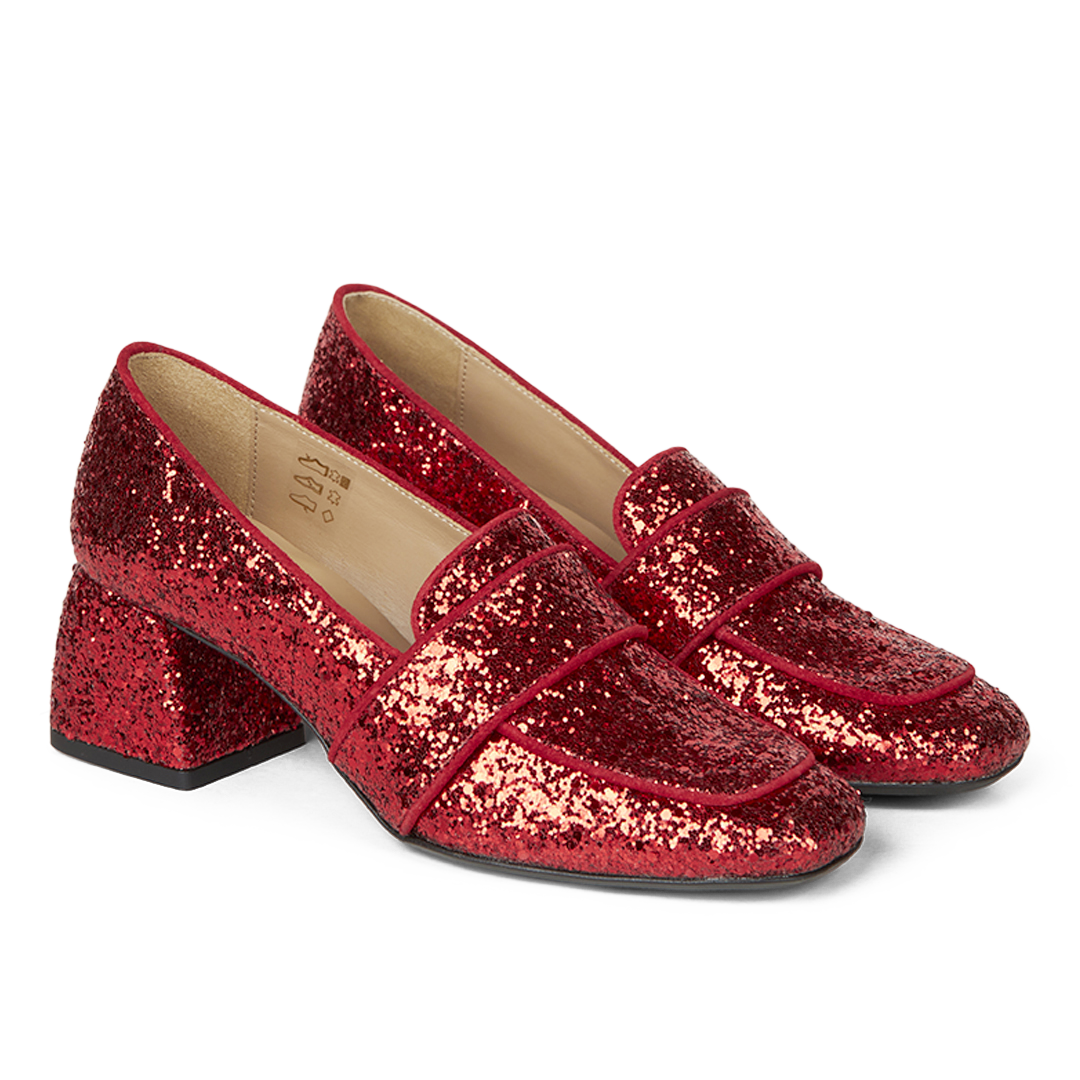 Heeled loafer