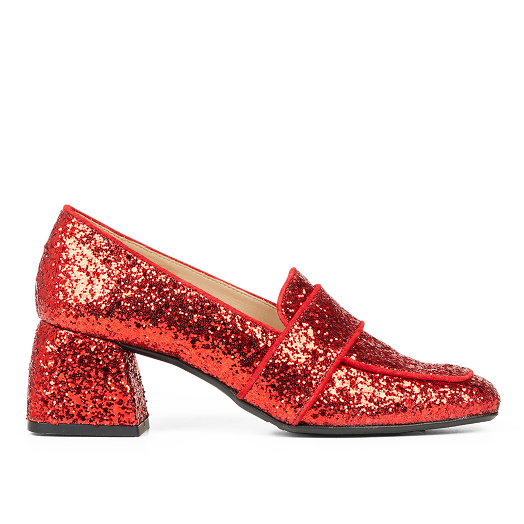 Heeled loafer