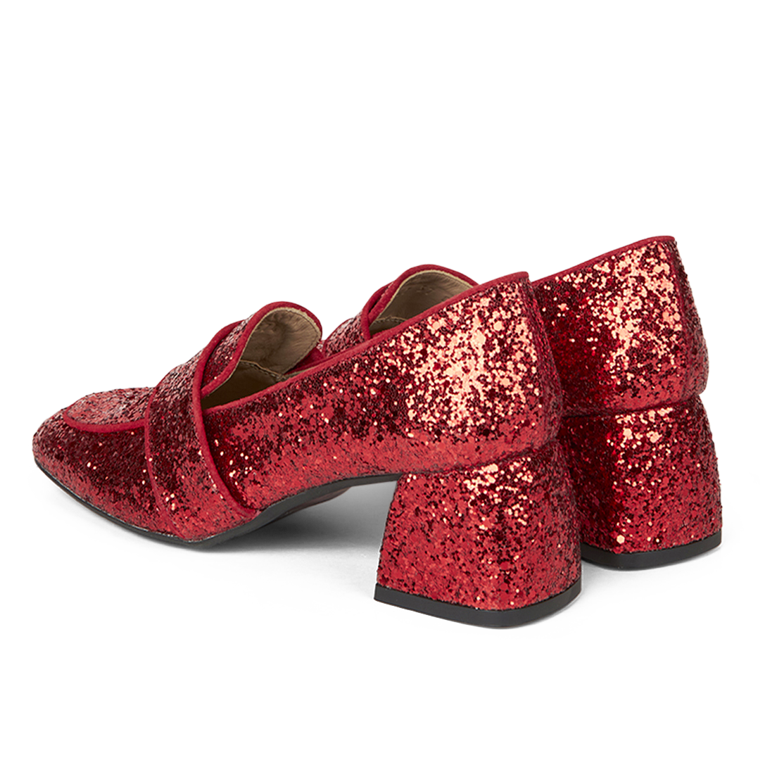 Heeled loafer