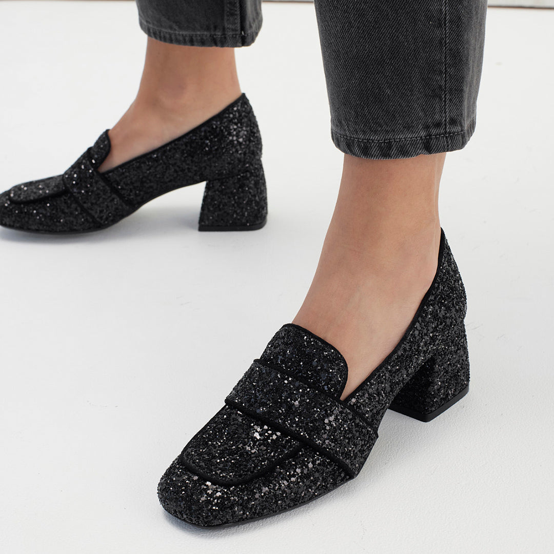Heeled loafer