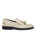 Loafer with tassels