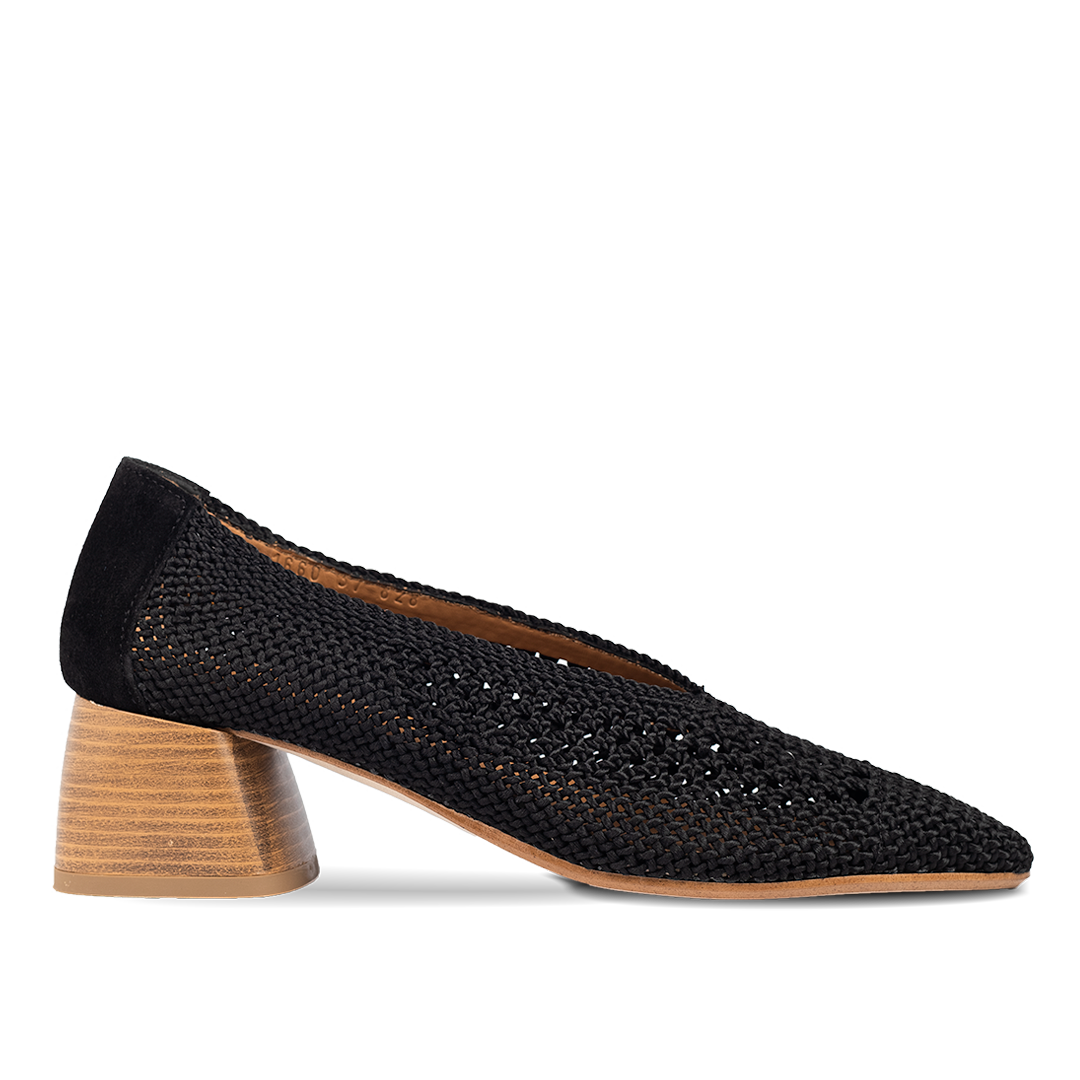 Woven pump
