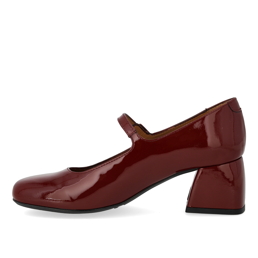 Mary-Jane with sculptural heel