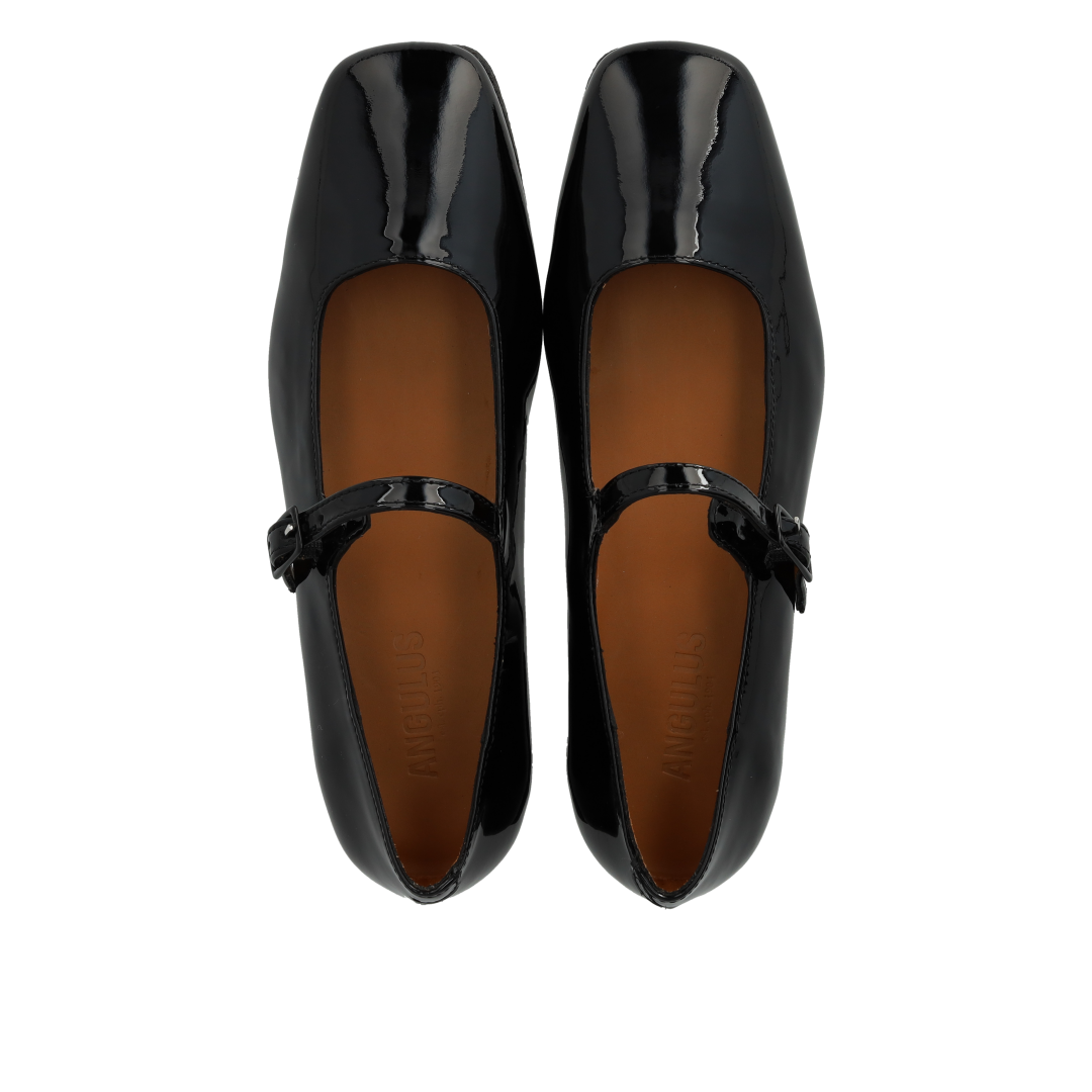 Leather ballerinas