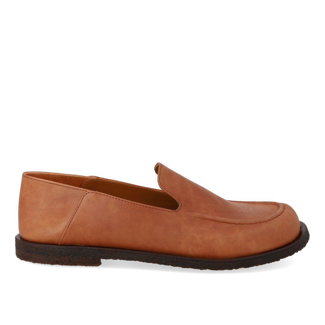 Loafer with wide fit