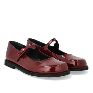 Ballerina with a spacious fit