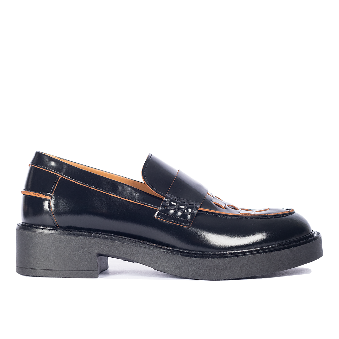 Loafer with braided detail