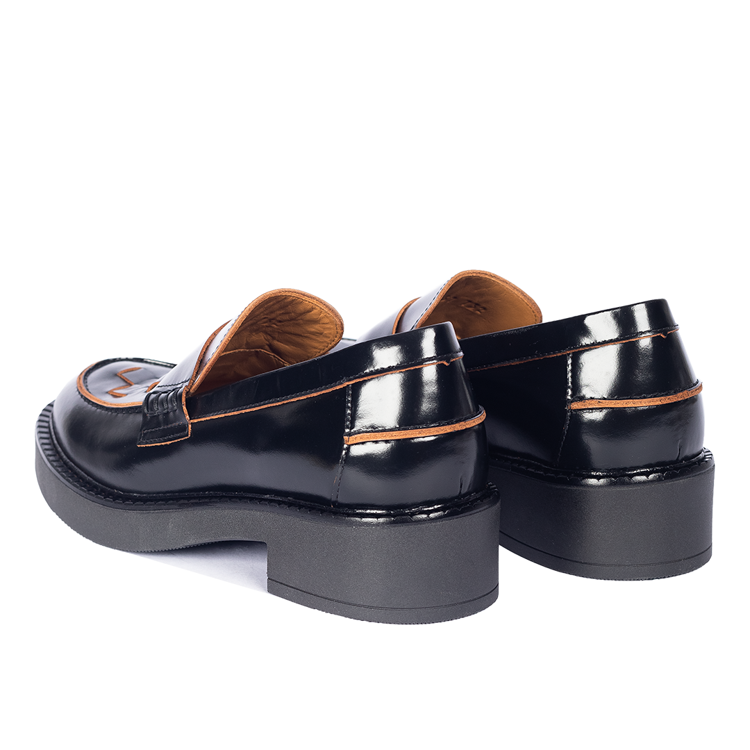 Loafer with braided detail