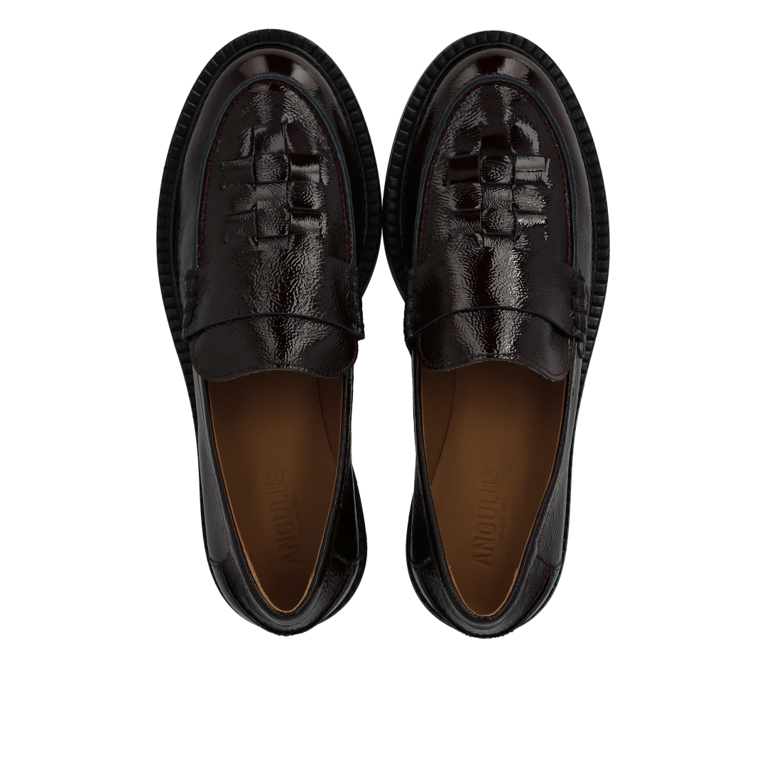 Loafer with braided detail