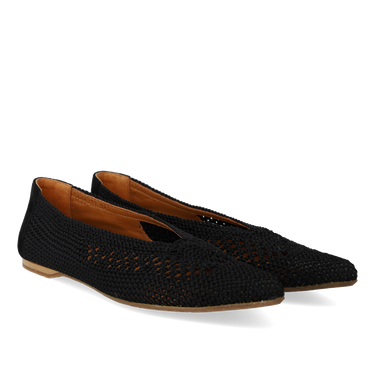 Woven ballerina with pointy nose