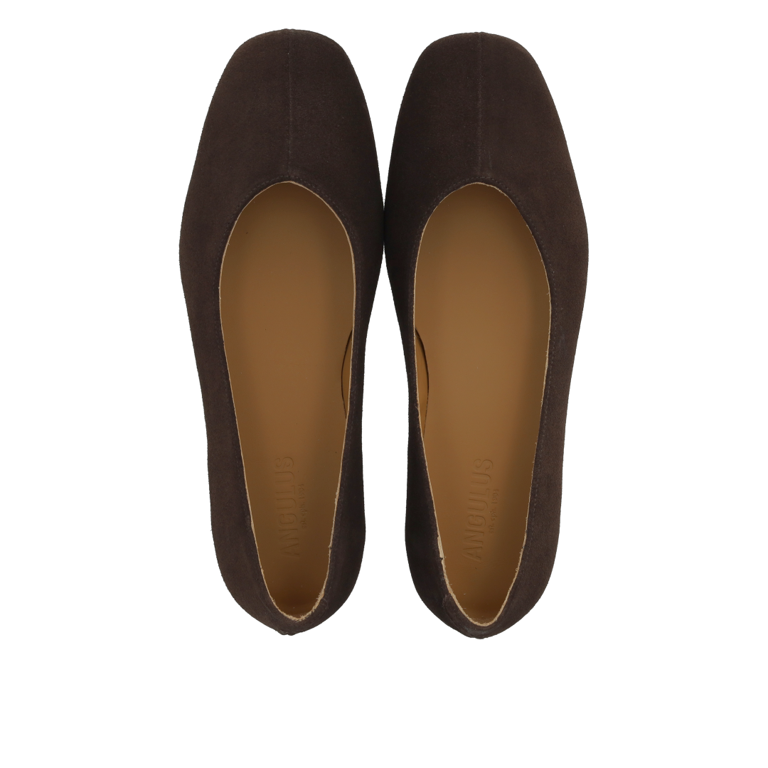 Ballerina with centered decorative stitching detail