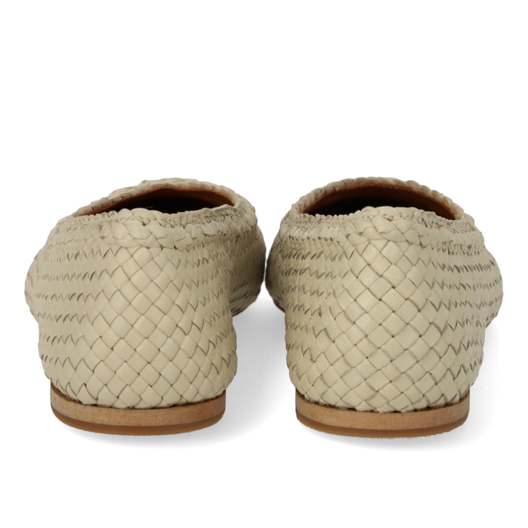 handwoven ballerina with pointed toe