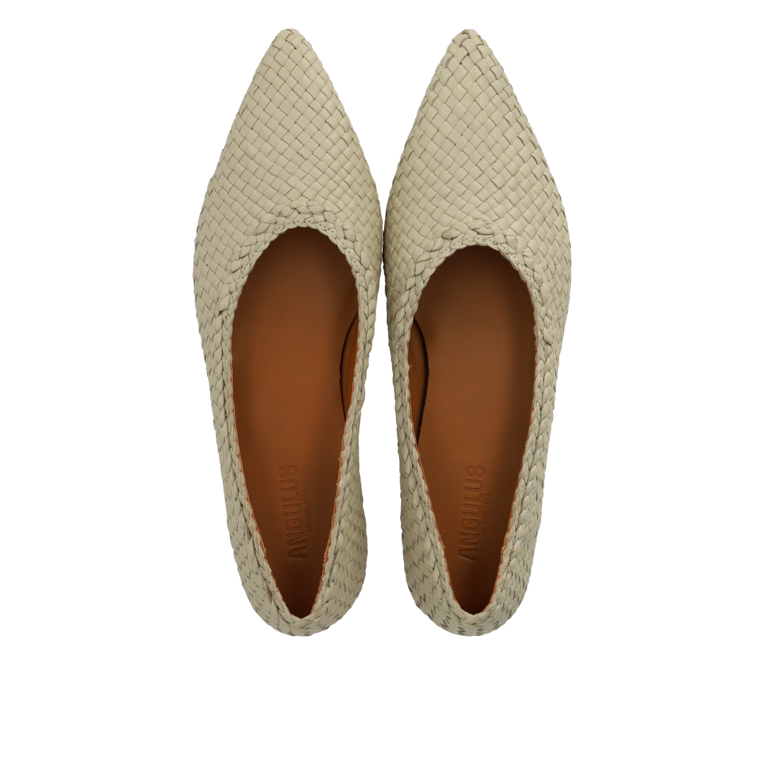 handwoven ballerina with pointed toe