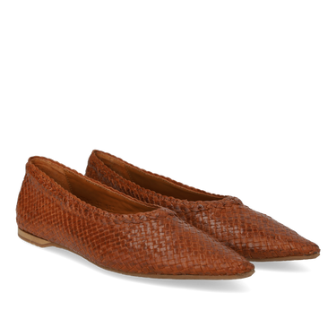 Hand-braided ballerina with a pointed toe