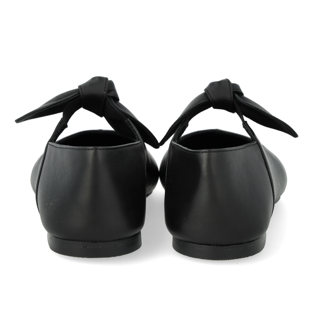 ballerina with decorative elastic bow detail