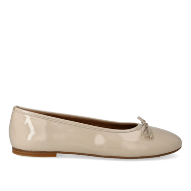 Classic ballerina with bow detail