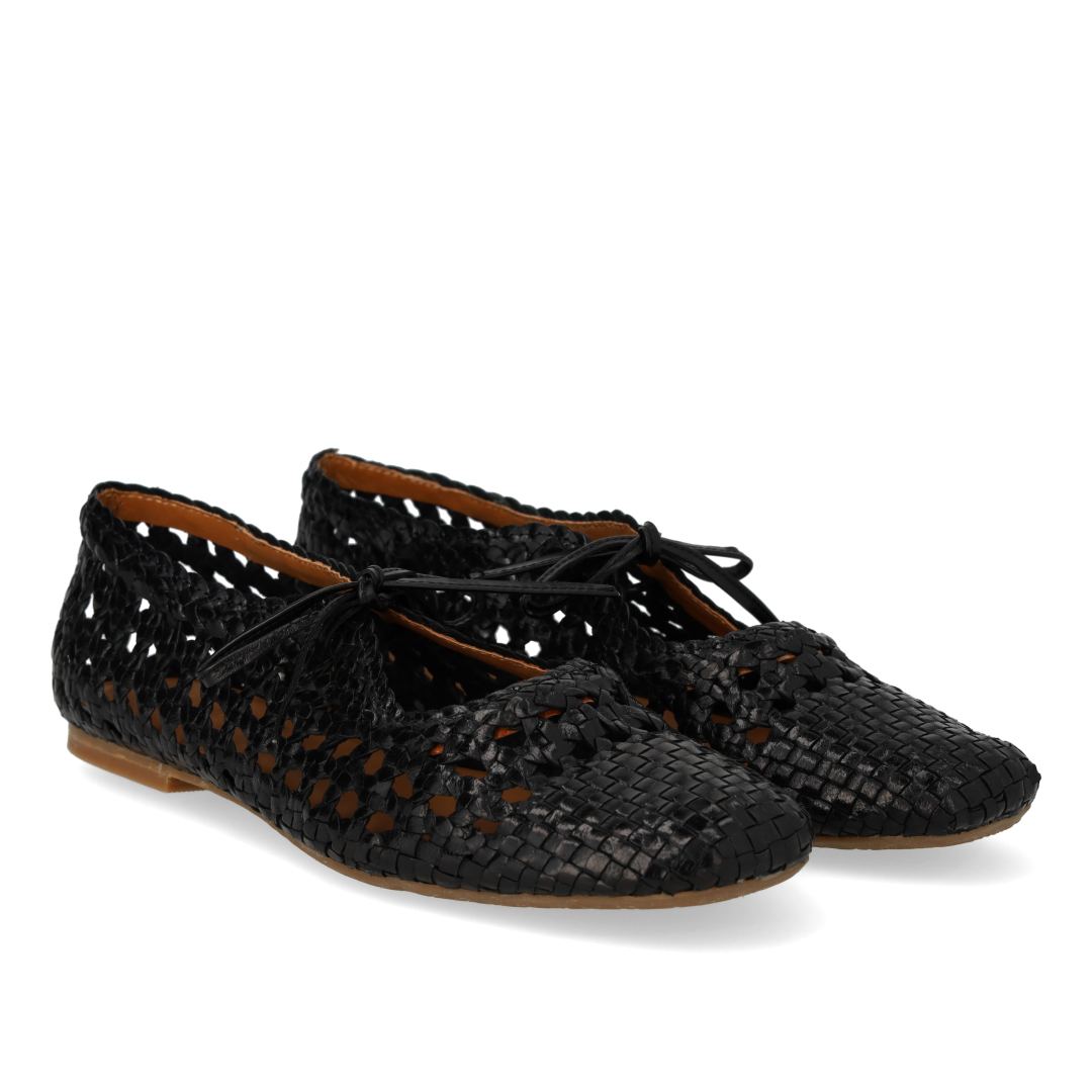 Soft hand-braided ballerina with bow detail