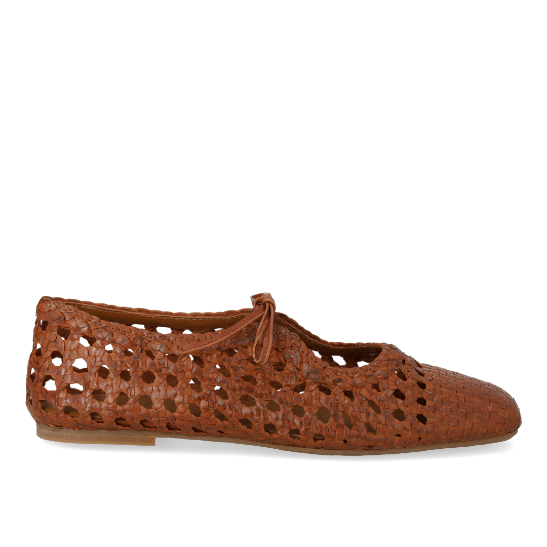 Soft hand-braided ballerina with bow detail