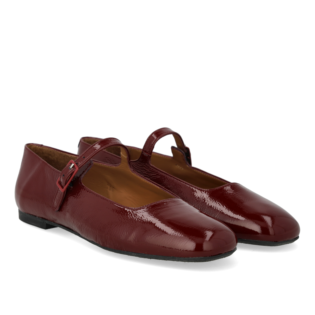 Mary Jane ballerina with a moderately square toe