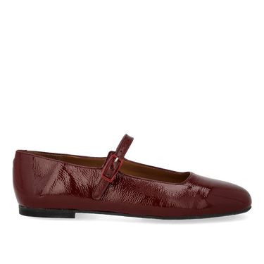 Mary Jane ballerina with a moderate square toe