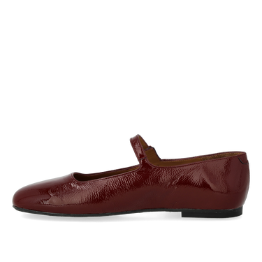Mary Jane ballerina with a moderate square toe