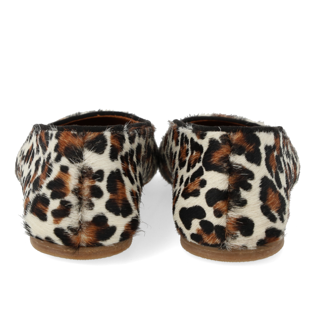 Ballerina in leopard-print pony hair