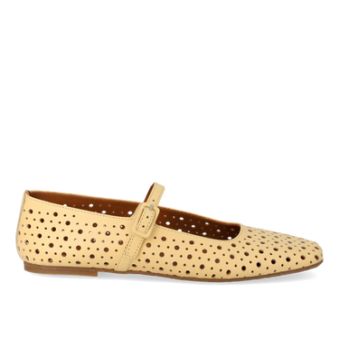 Soft ballerina with decorative lace pattern