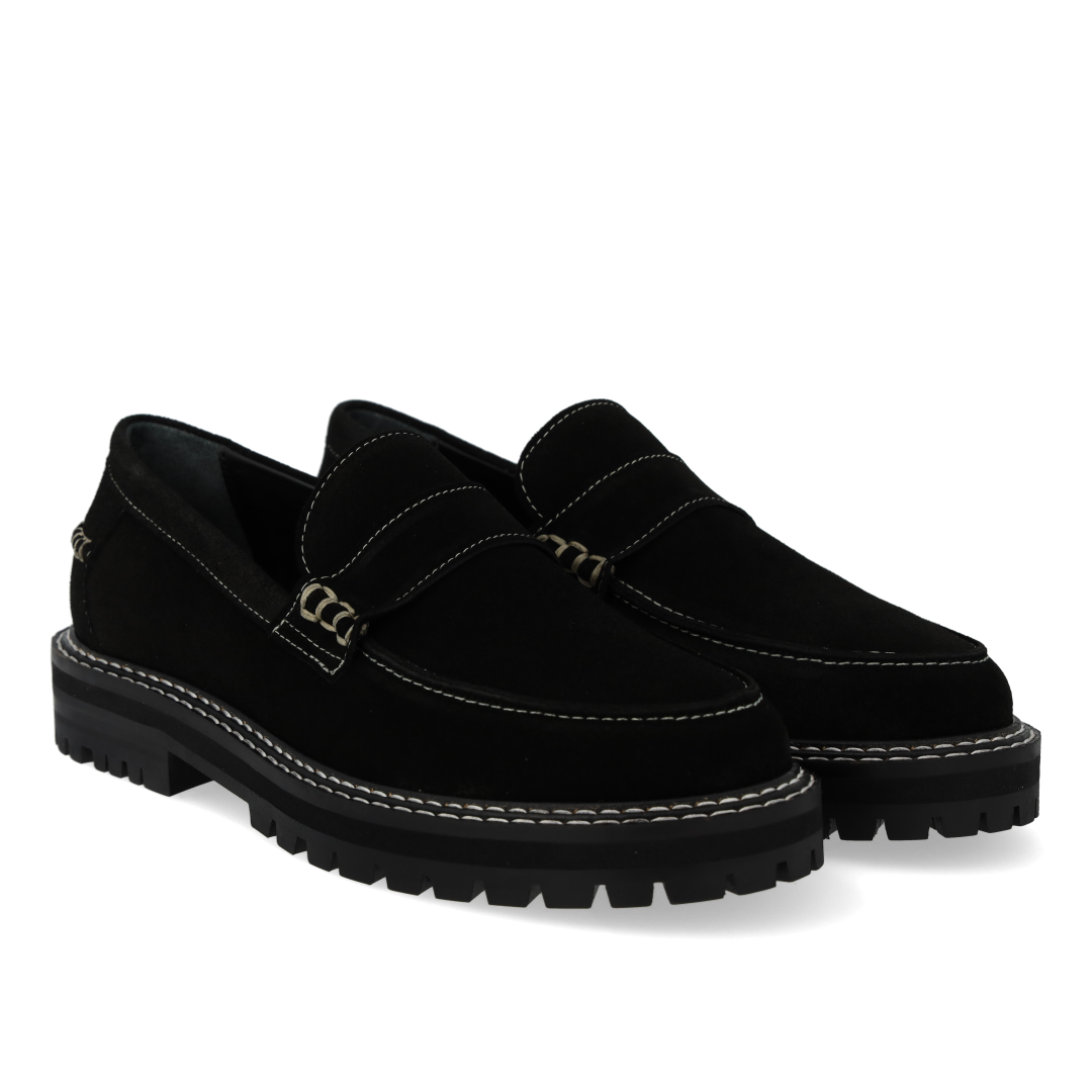 Penny loafer with contrast stitching