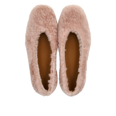 Ballerina in soft lambswool fur
