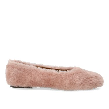 Ballerina in soft lambswool fur