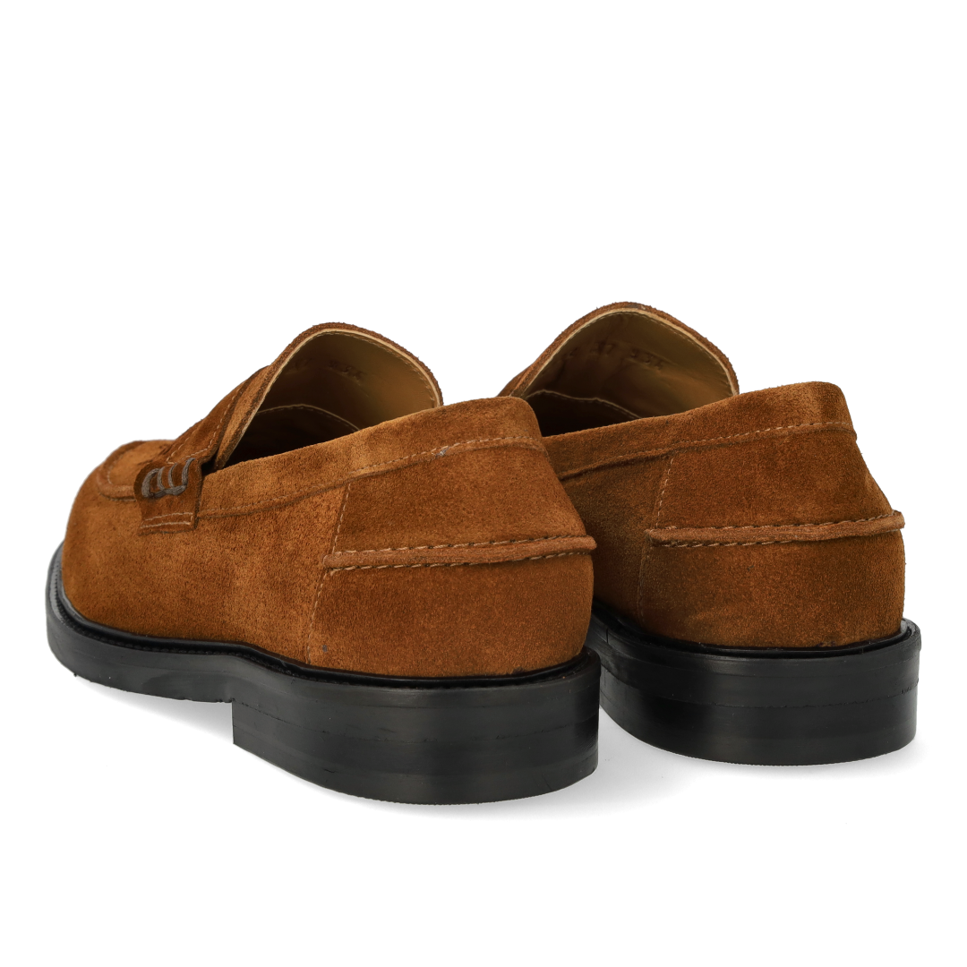 Penny loafer with hand-braided detail